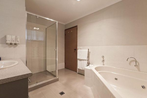 Hume Country Motor Inn (Lavington)